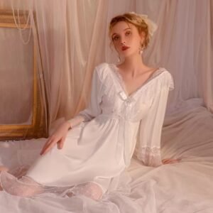 قميص نوم أبيض ملكي