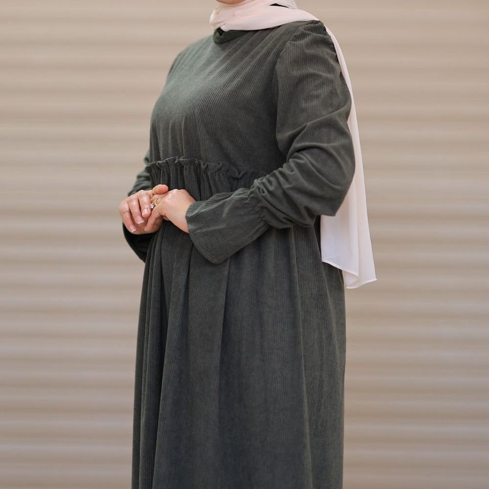 فستان كوردروي سحبة فستان كوردروي سحبة