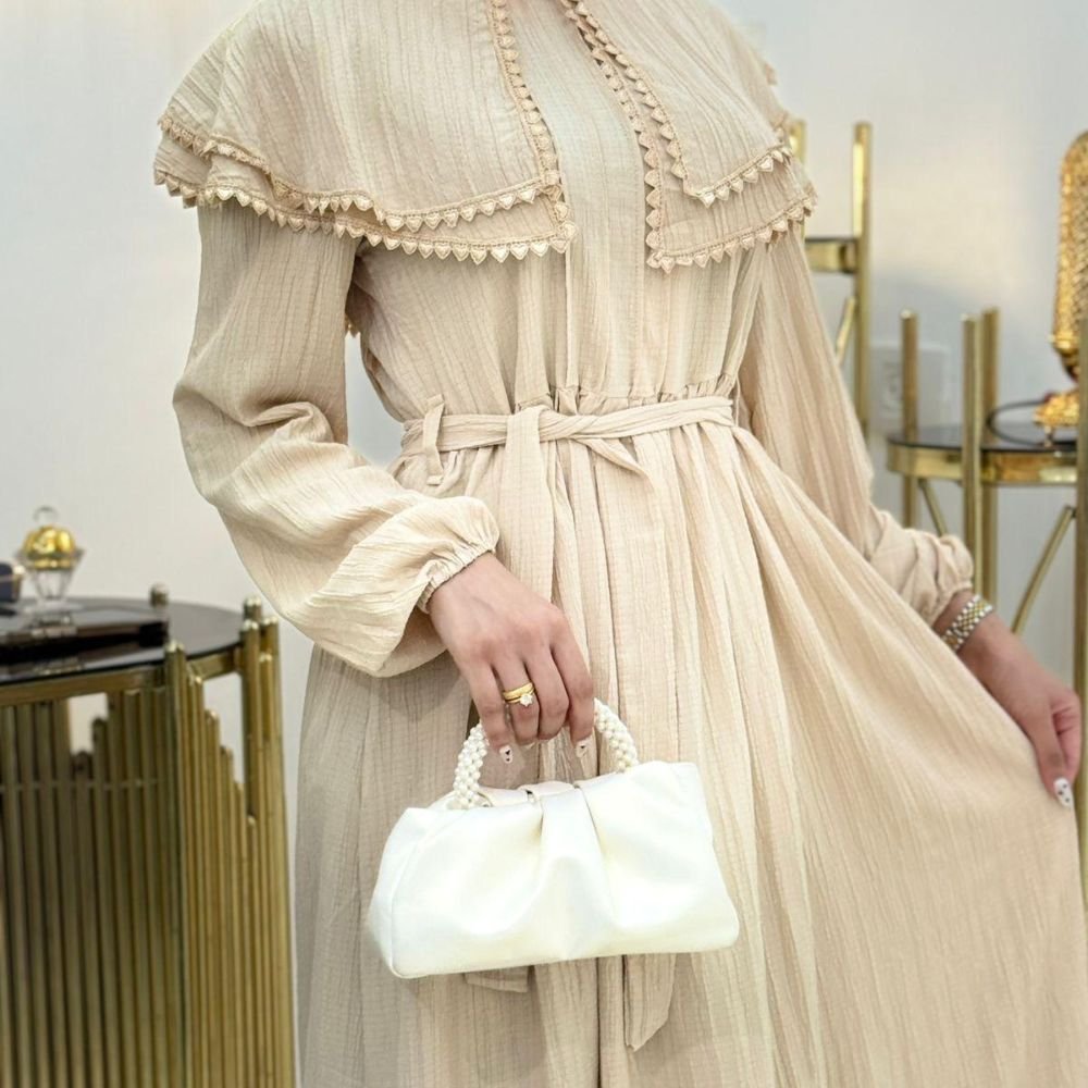 فستان ياقة عريضة فستان ياقة عريضة